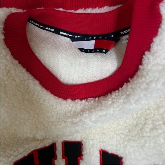 Chicago Bulls Tommy Jeans Oatmeal/Red Mindy Sherpa Pullover Sweatshirt – Sz S - Picture 9 of 10